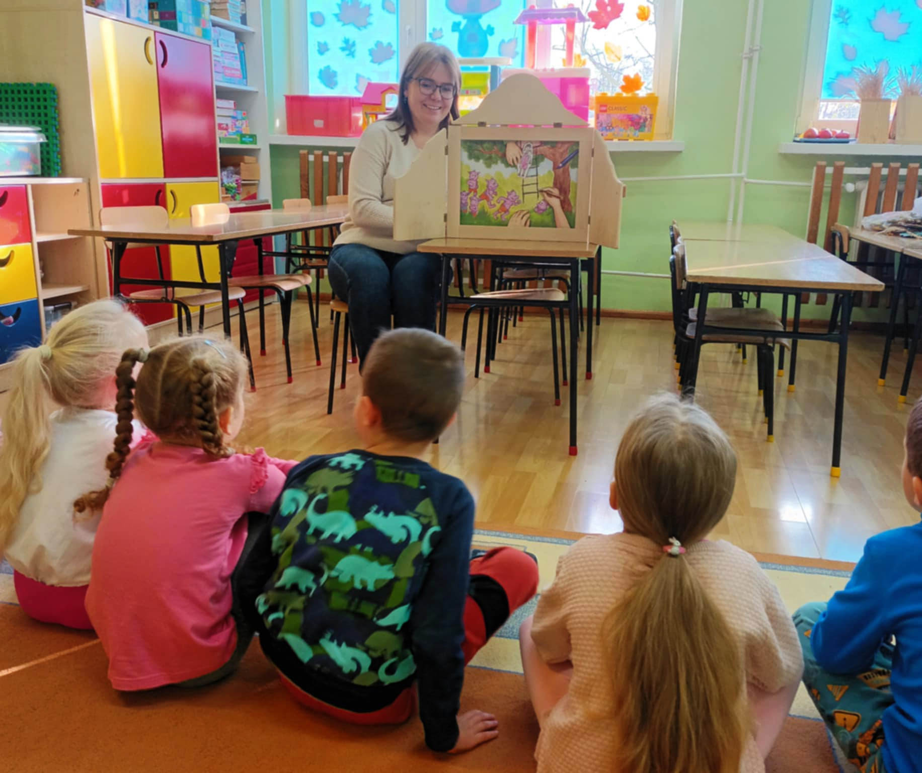 Przedszkolaki w świecie Teatrzyku Kamishibai