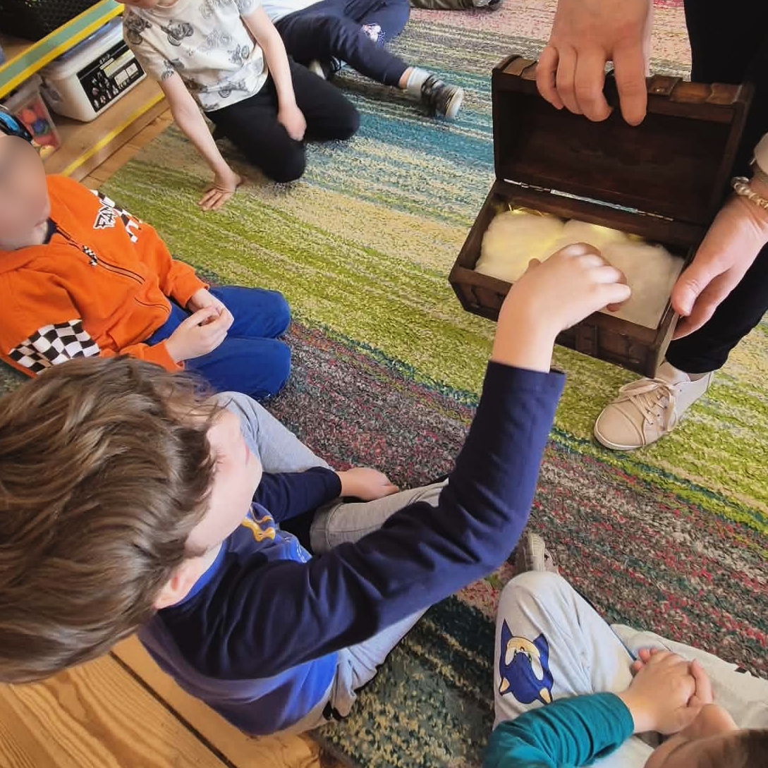 Dzielimy się "puchatym" - z Teatrzykiem Kamishibai w przeds…